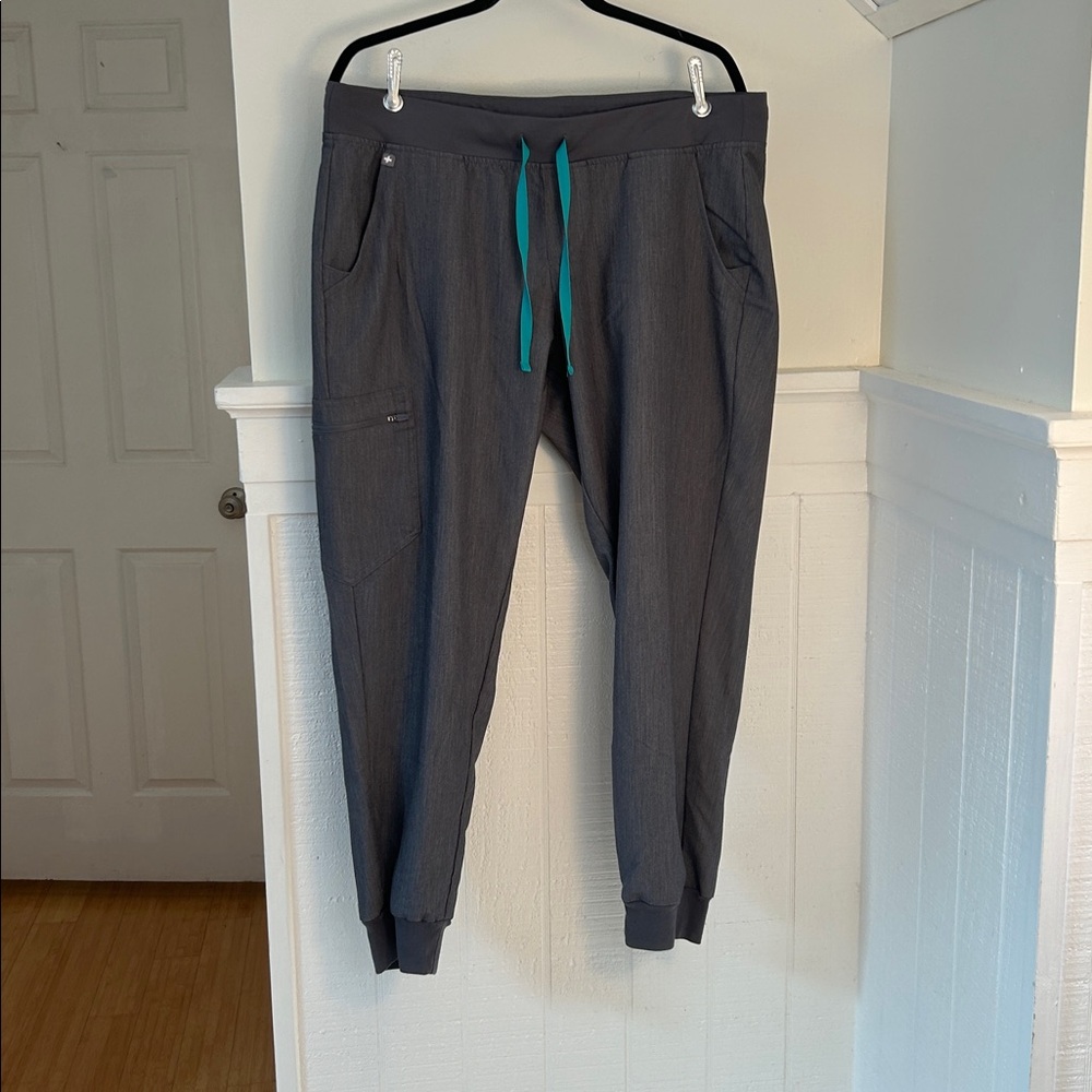 Figs Like New Gray Zamora Joggers Scrub Pants Women’s XL - Picture 2 of 8